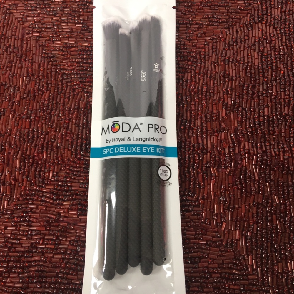 Moda Pro 5-pc Deluxe Eye Kit